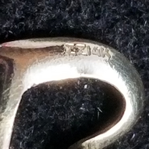 14K Gold Heart Earrings EUC - Picture 6 of 8